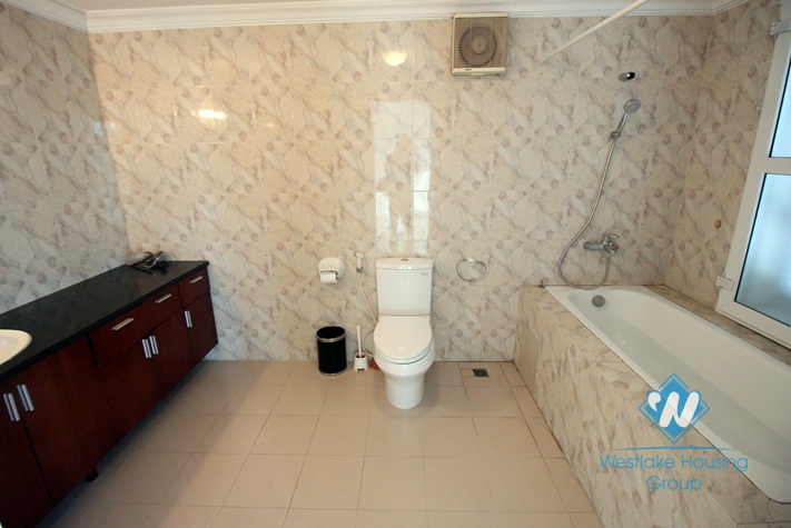 Lake view house for rent with four bedroom and four bathroom in Westlake Tay Ho, Hanoi